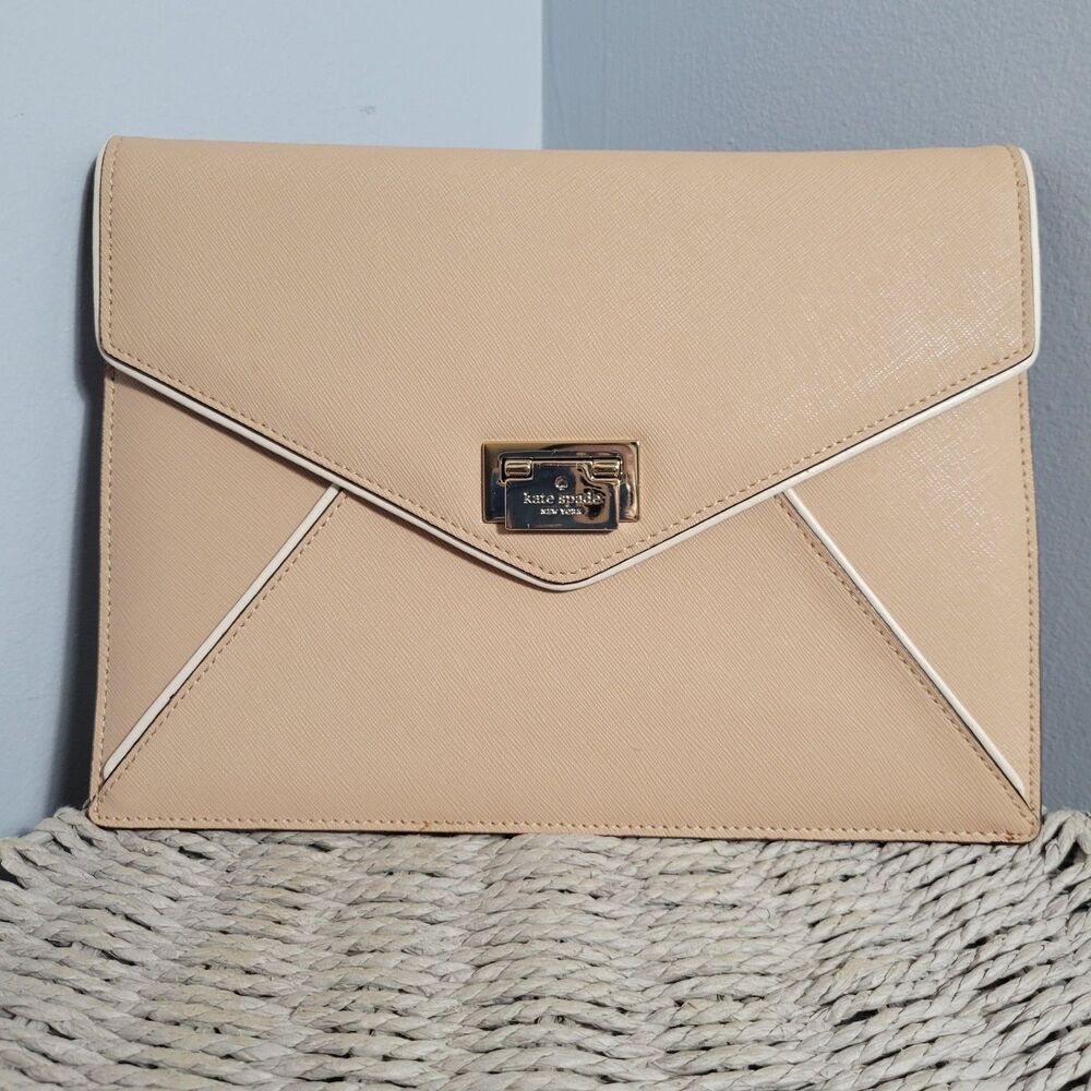 Kate Spade NWT Tan & White Envelope Style Clutch Bag Saffiano Leather Portfolio
